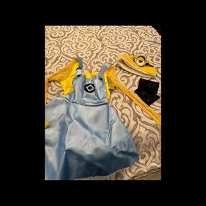 Medium women’s minion costume